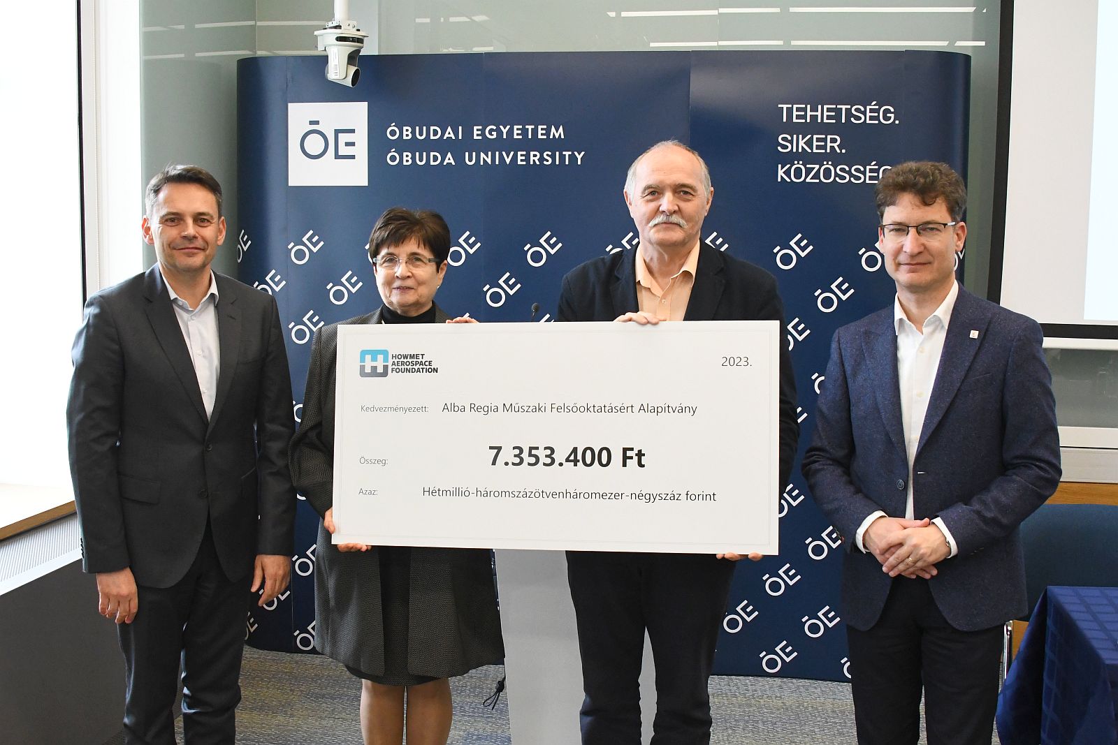 Újabb, közel 7 és félmilliós támogatás érkezett az Óbudai Egyetemre a Howmet Aerospace Alapítványtól